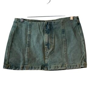 New‎ PRETTYLITTLETHING Petite Vintage Bleach Wash Denim Micro Mini Skirt Size 4
